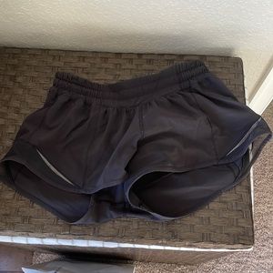 Lululemon Hotty Hot 2.5” Shorts